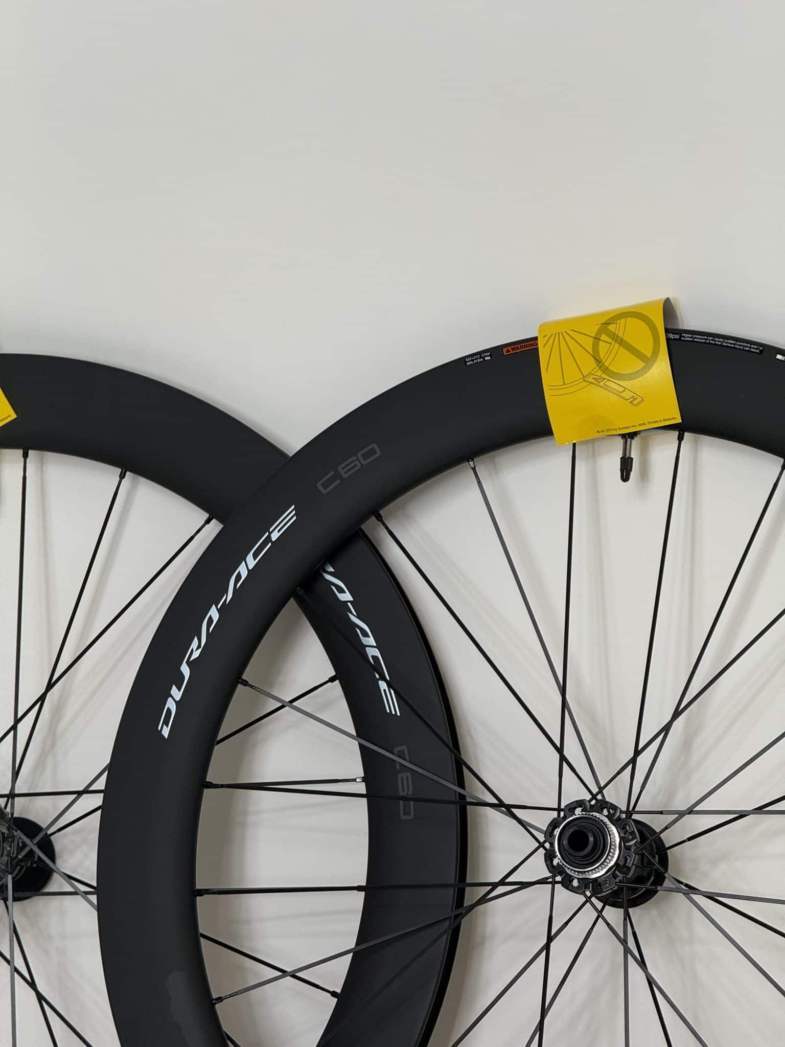 Roues Carbones neuves Dura ace 1099 euros